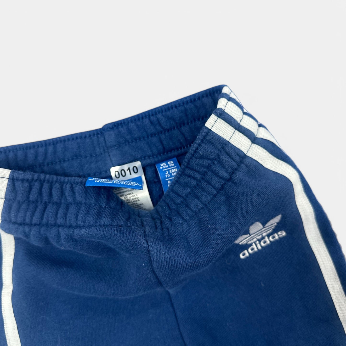 Pantalon Adidas : 6 mois