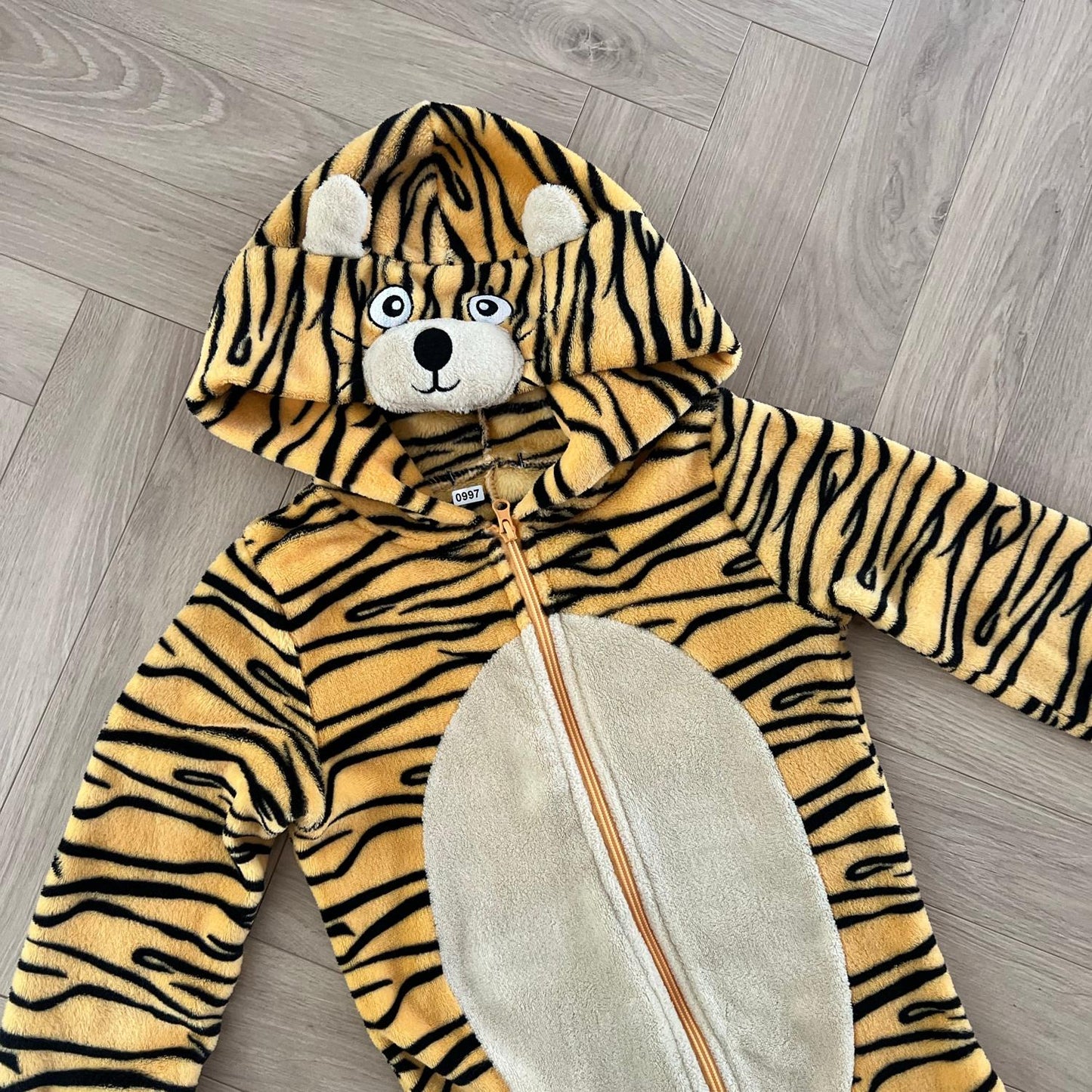 Combinaison pyjama tigre : 10 ans