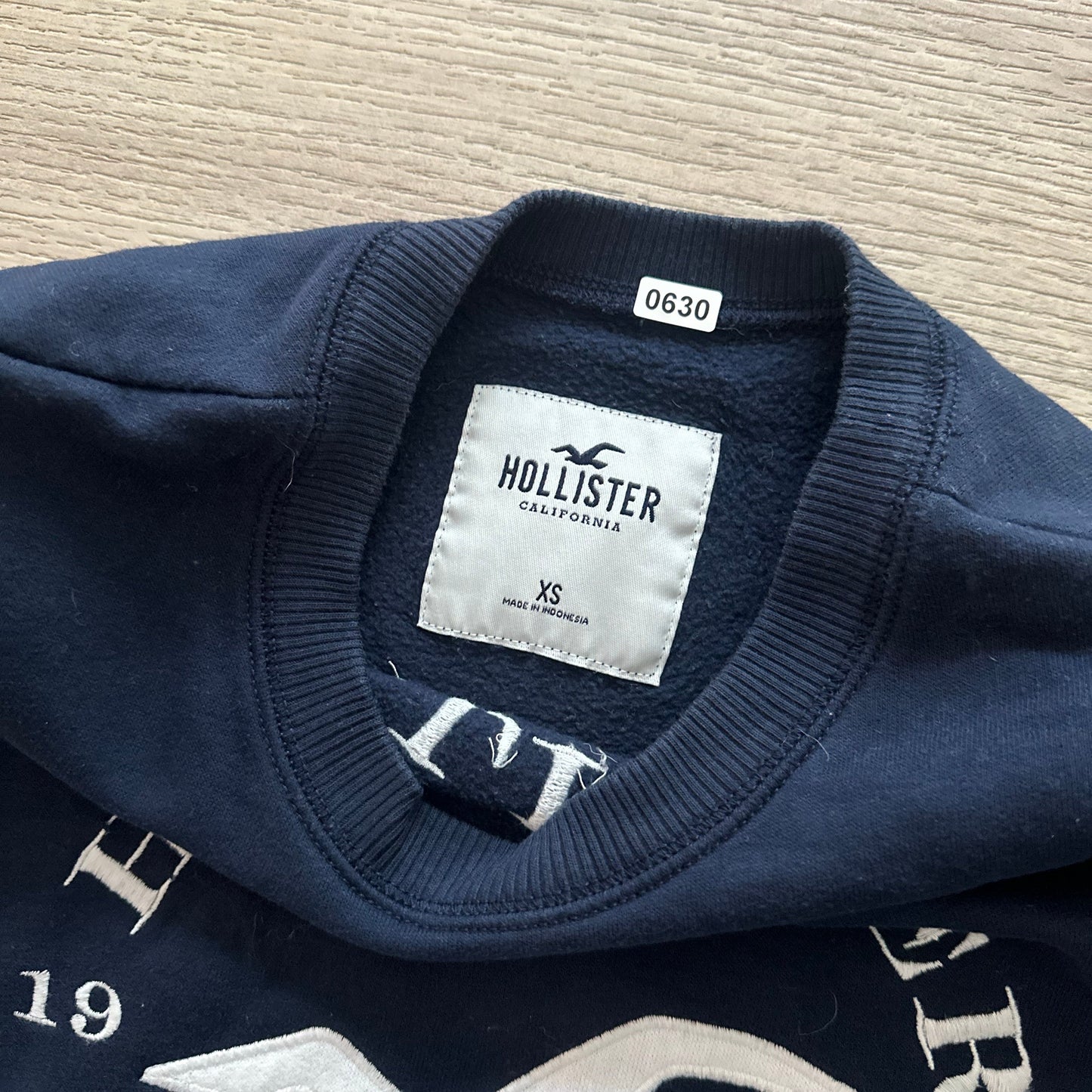 Pull Hollister : 14 ans