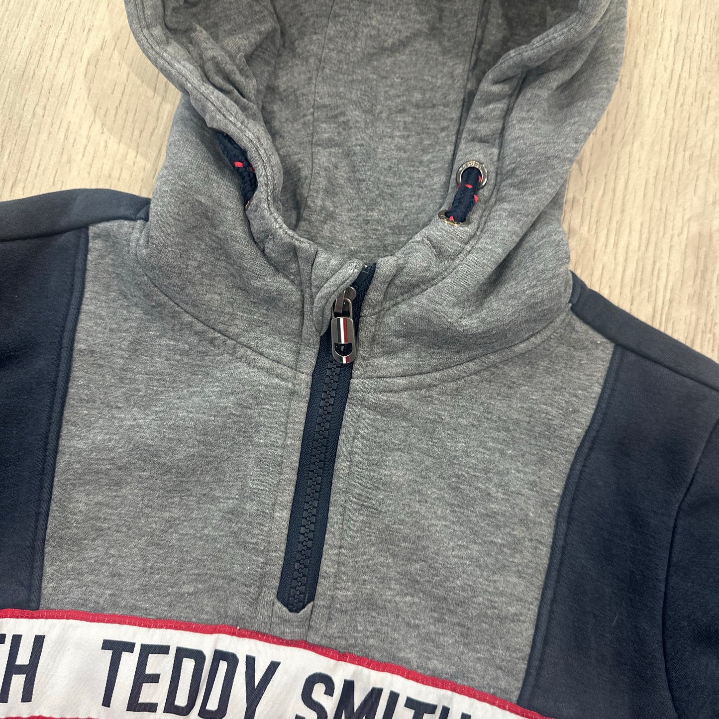 Pull Teddy Smith : 10 ans