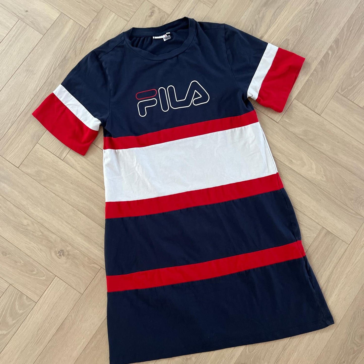 Robe Fila : 16 ans