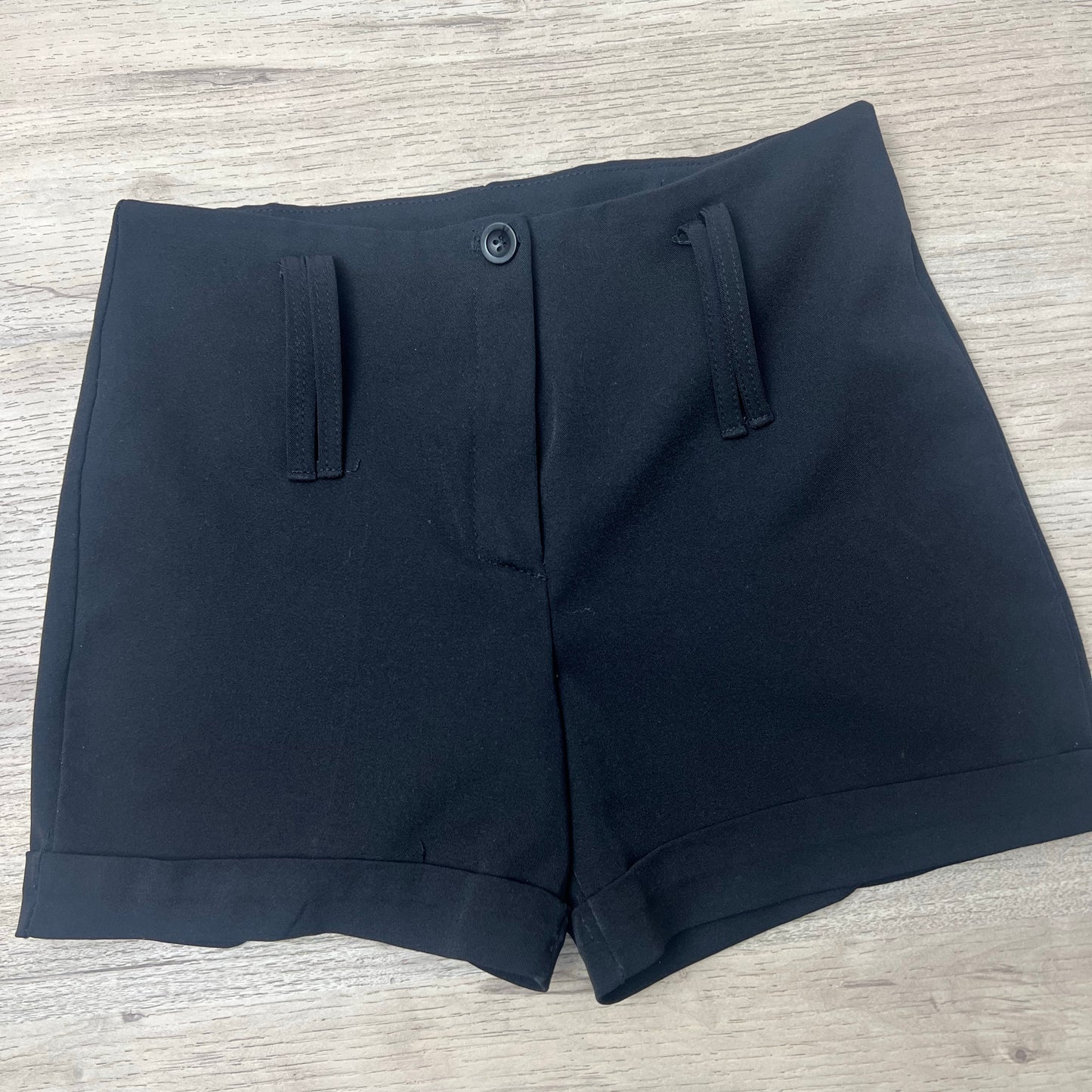 Short noir : 16 ans