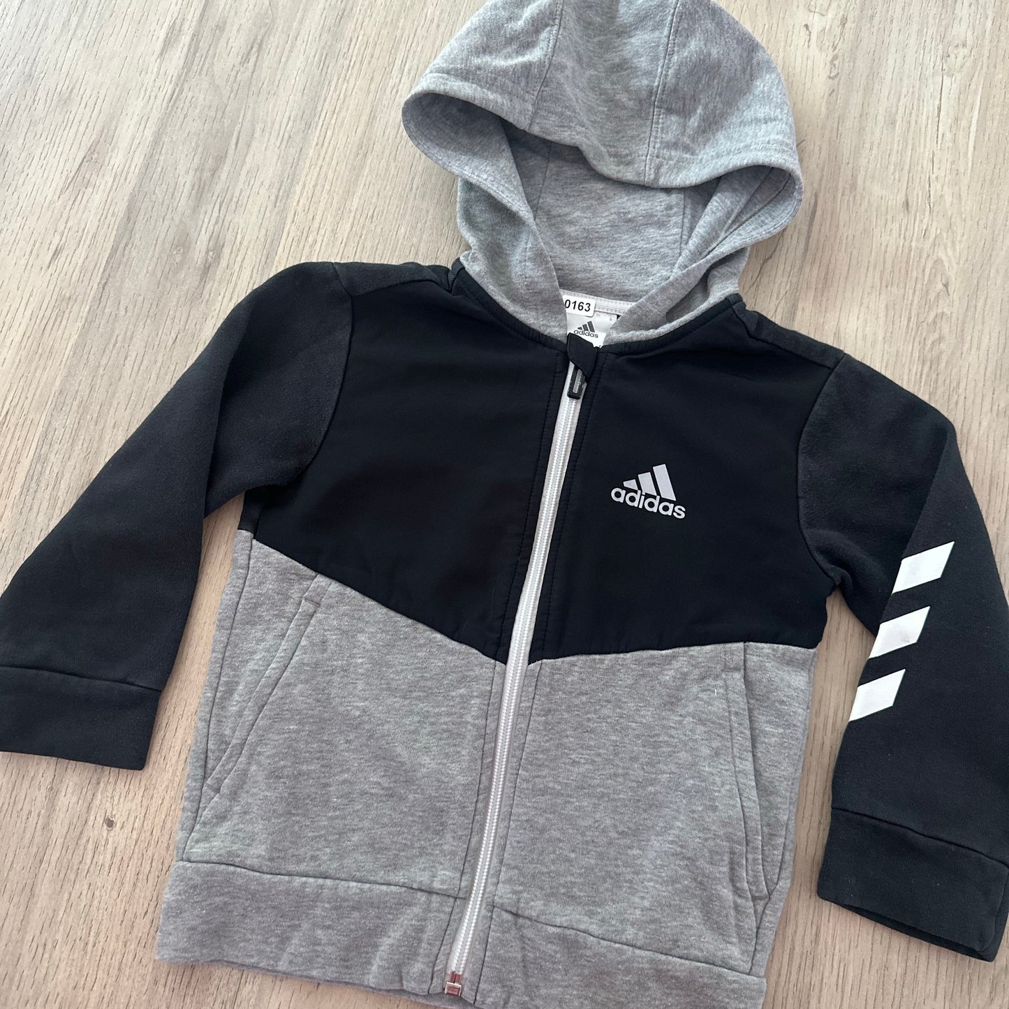Tenue de sport Adidas : 3 ans