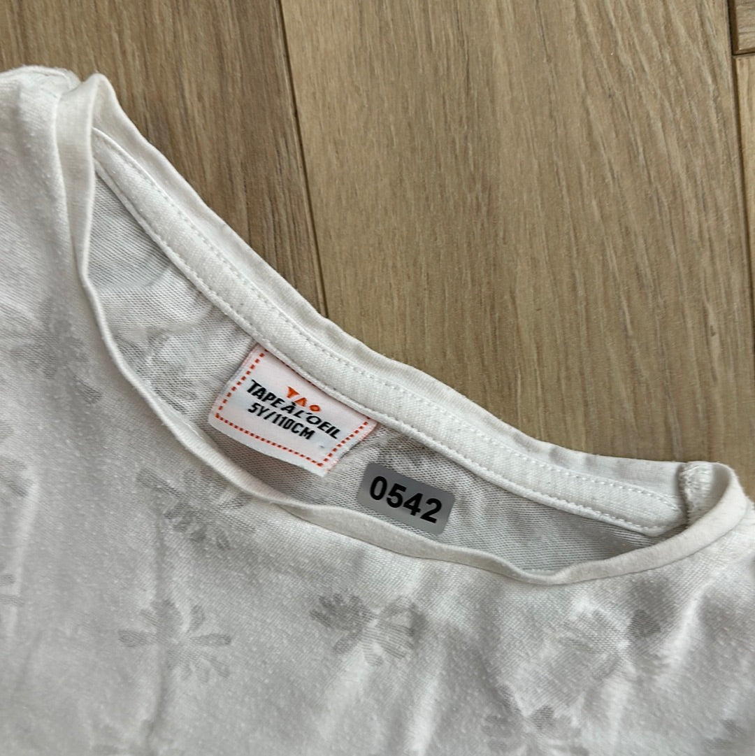 T-shirt tape-à-l’œil : 5 ans