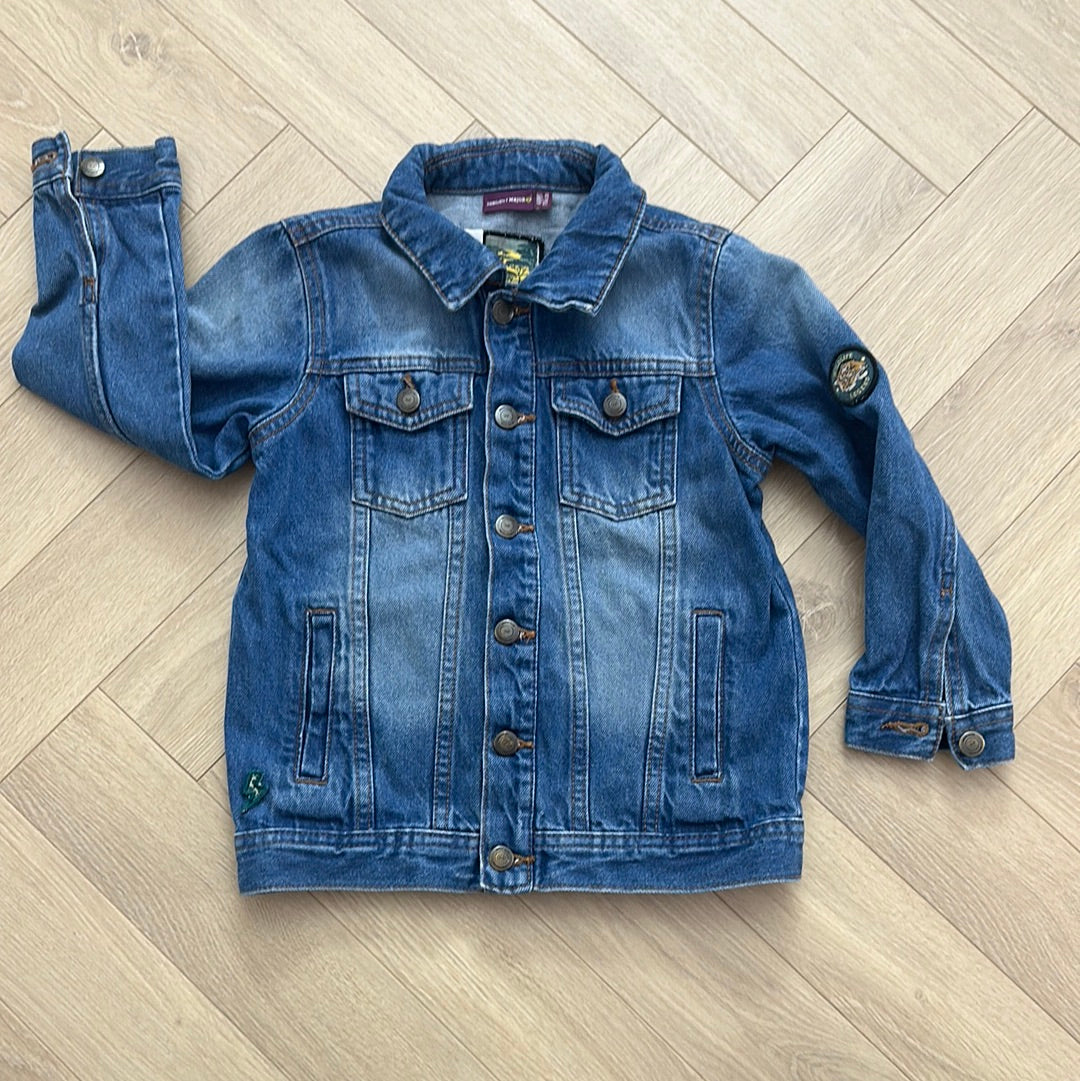 Veste en jean, sergent Major : 6 ans