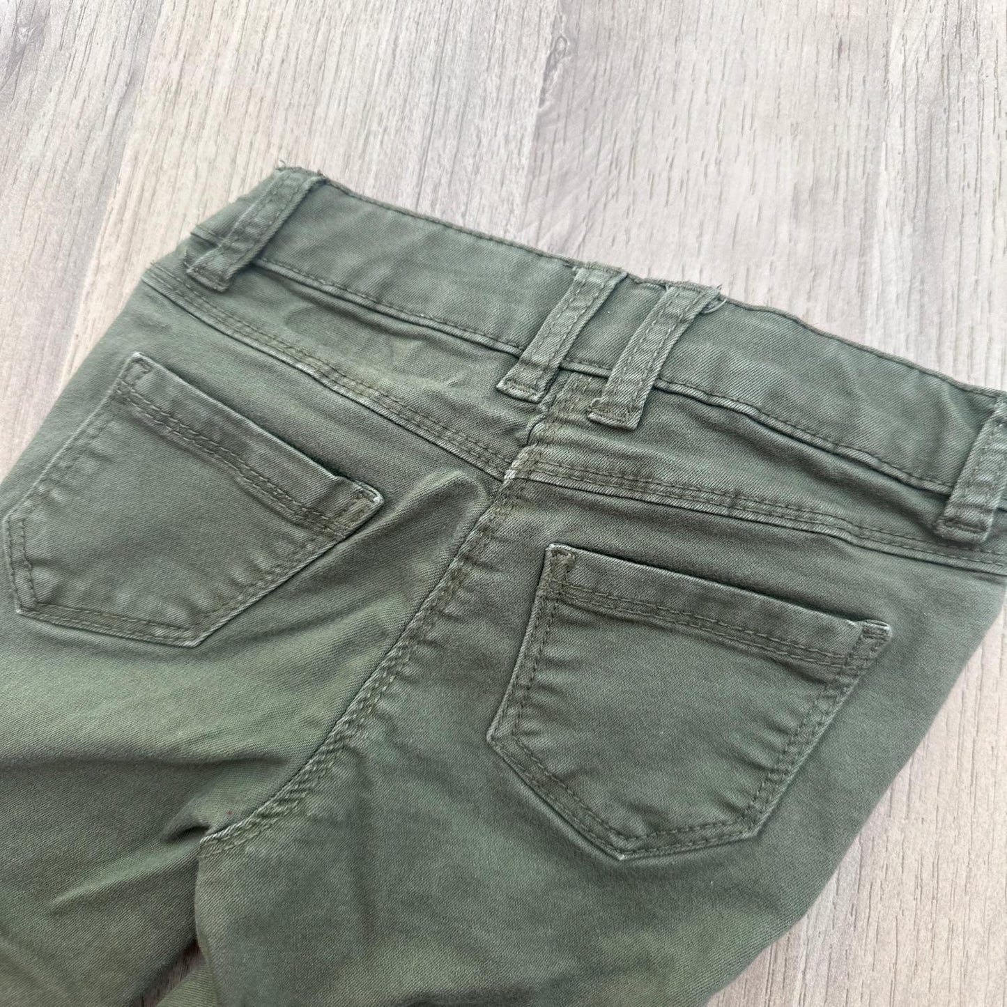 Pantalon tape al’oeil : 3 ans