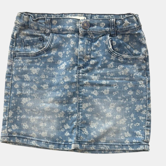 Jupe in extenso : 8 ans