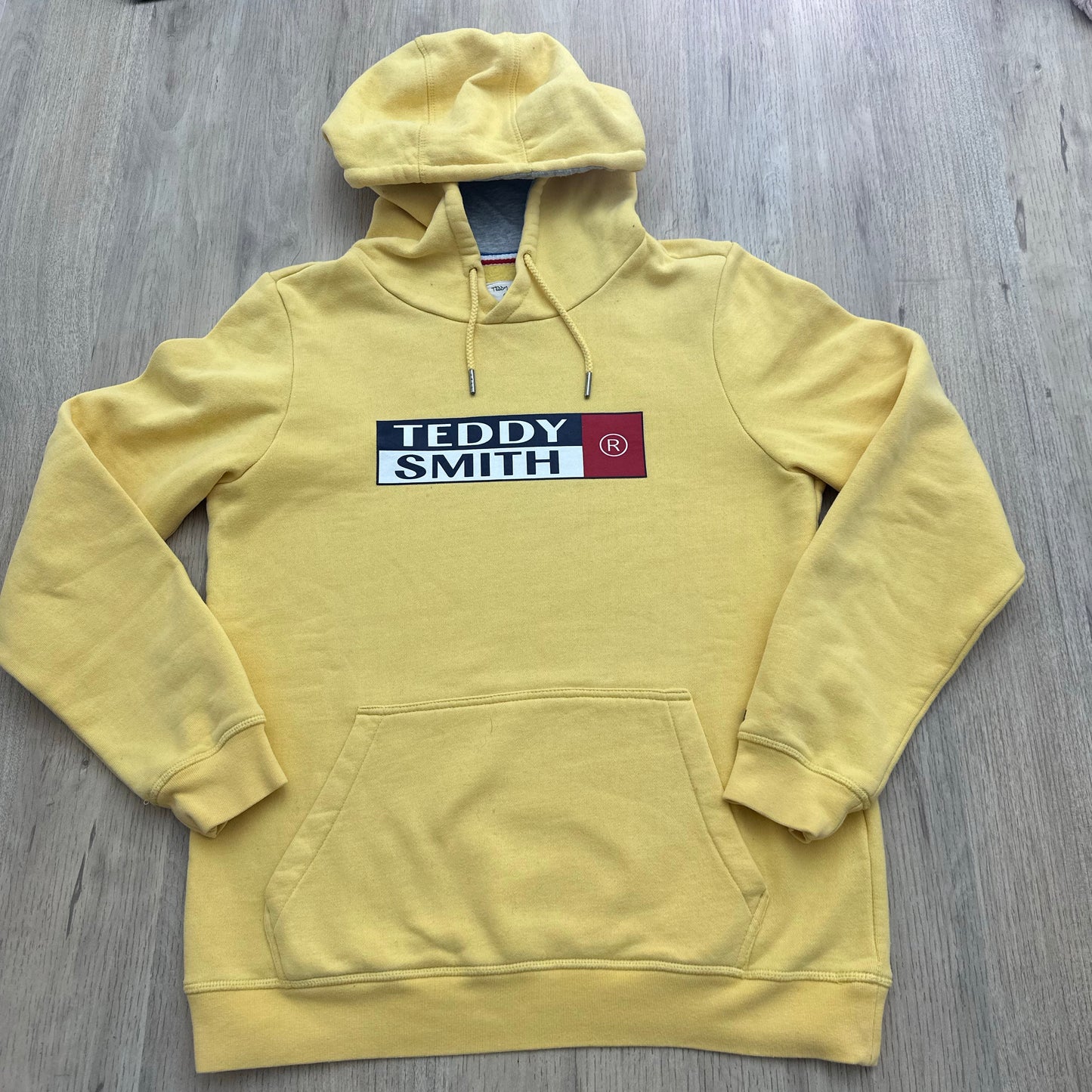 Pull Teddy Smith : 16 ans