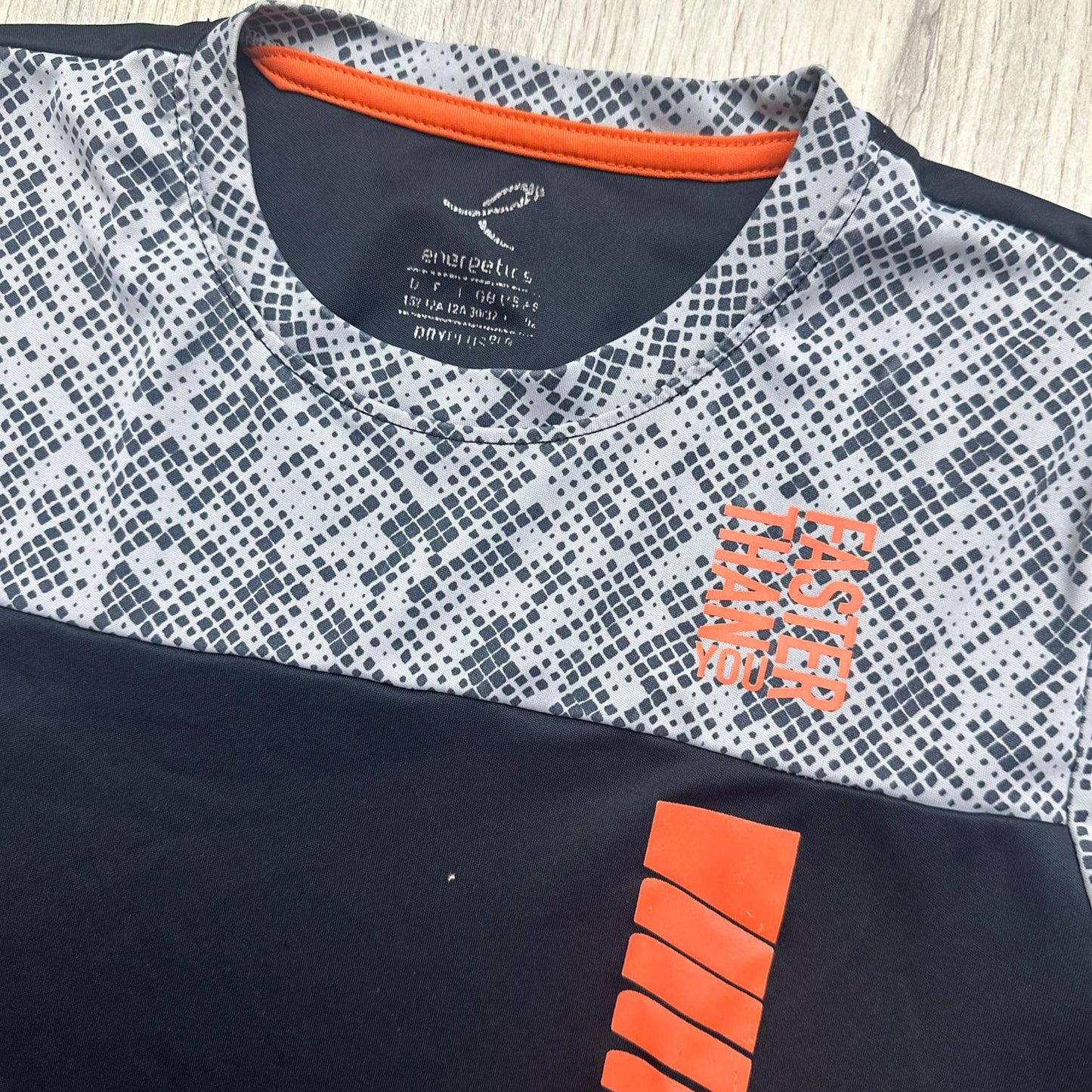 Tenue de sport energetic : 12 ans