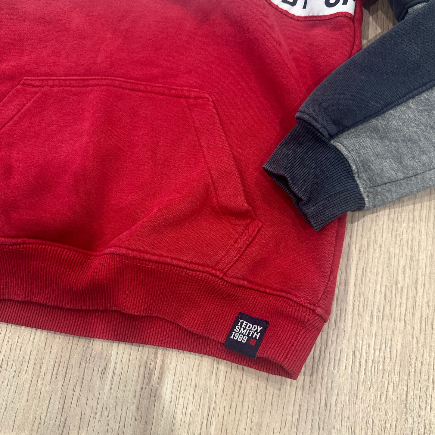Pull Teddy Smith : 10 ans