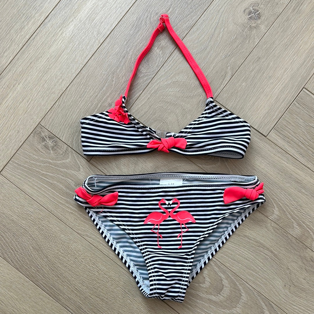 Maillot de bain, la halle : 6 ans