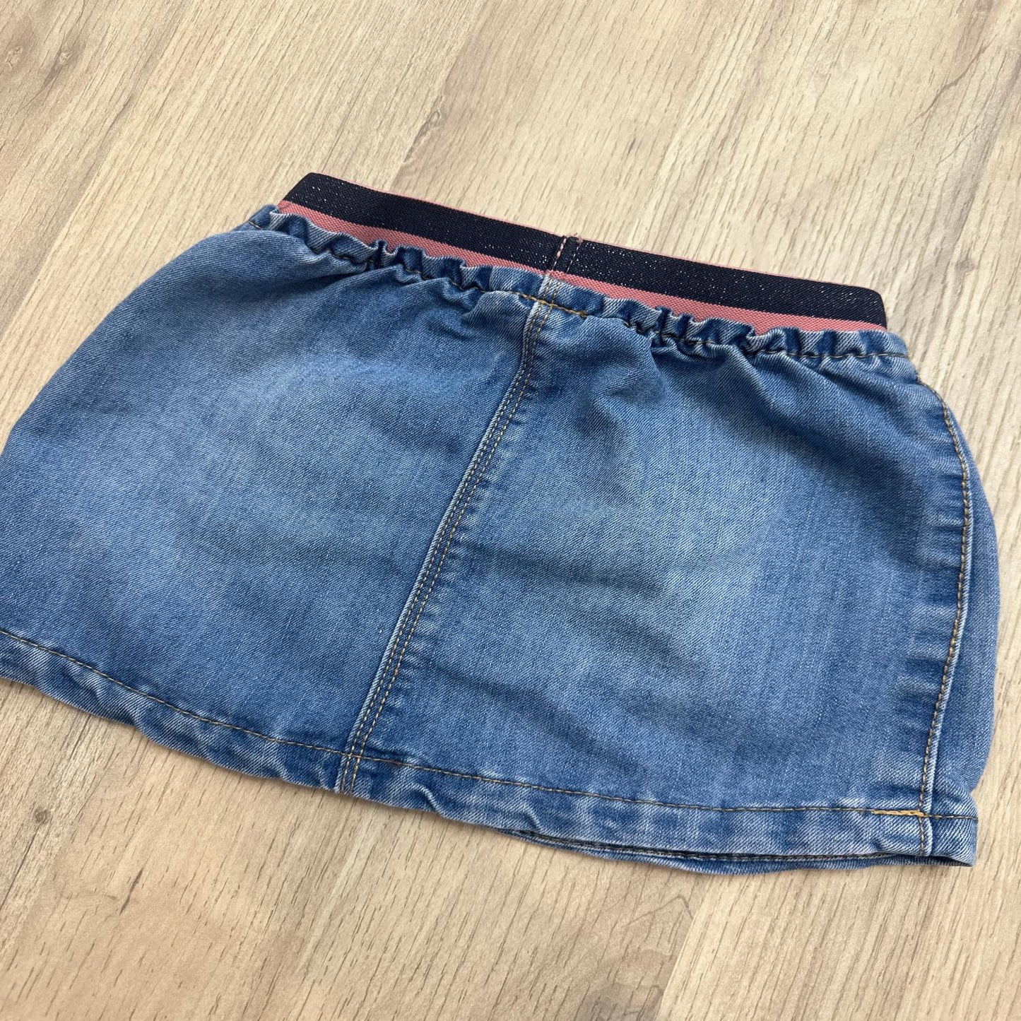 Jupe Tape à l’œil : 4 ans