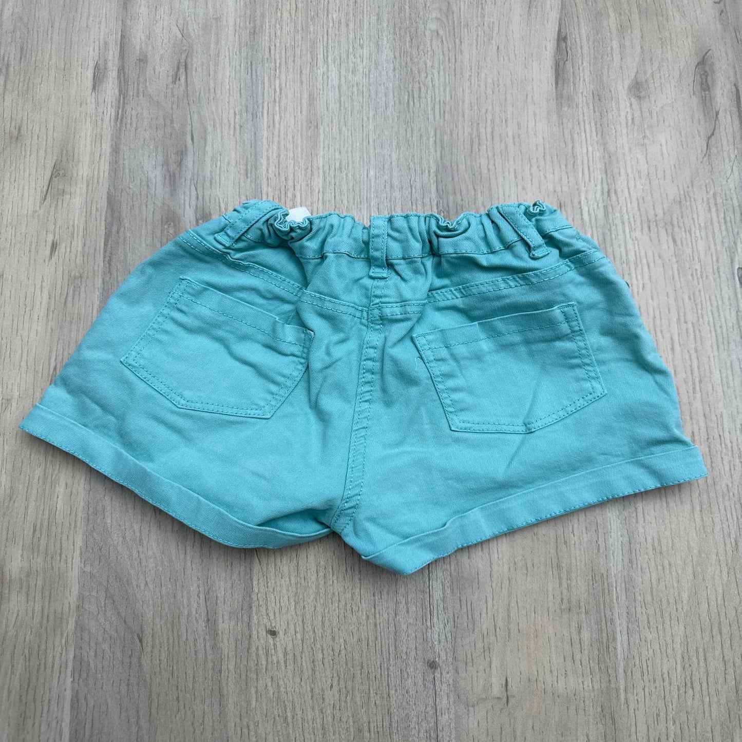 Short U Essentiel short : 10 ans