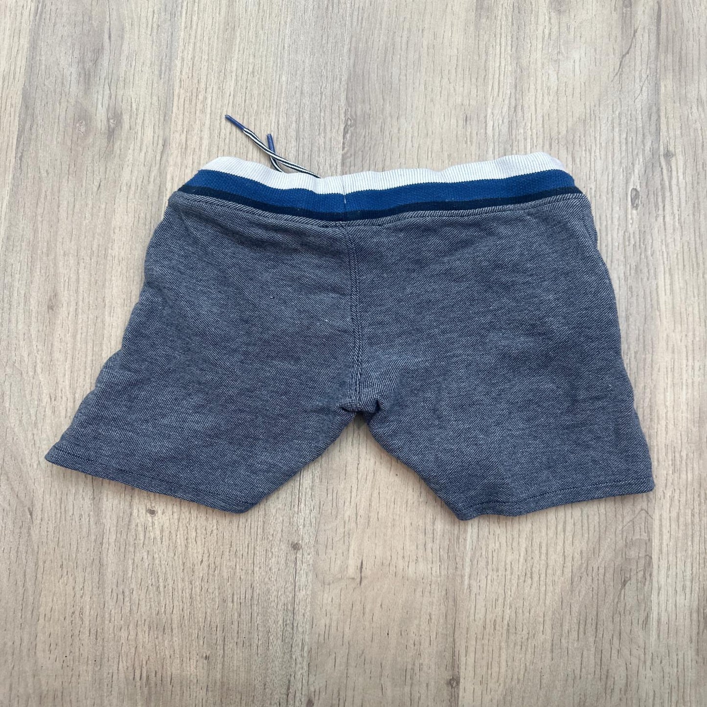 Short Okaidi : 3 ans