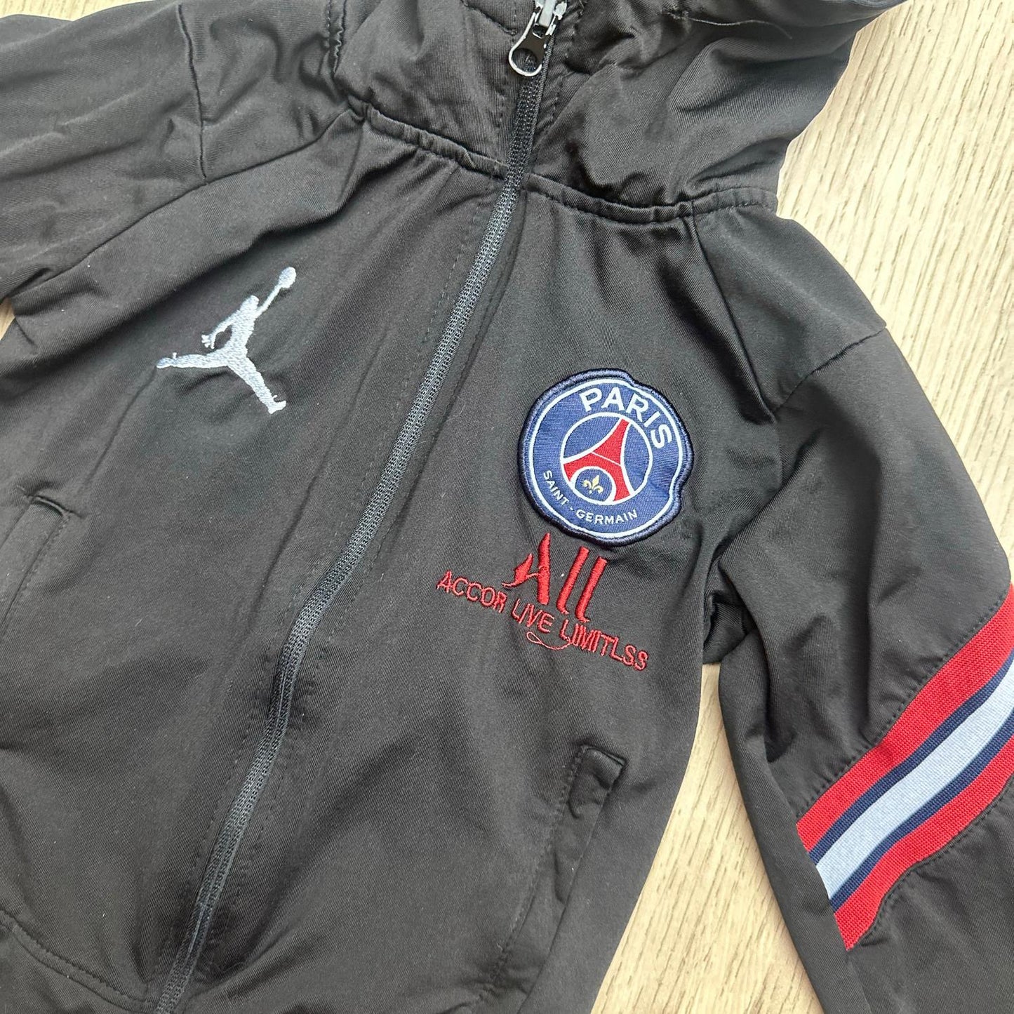 Veste Jordan -Paris st germain : 5 ans