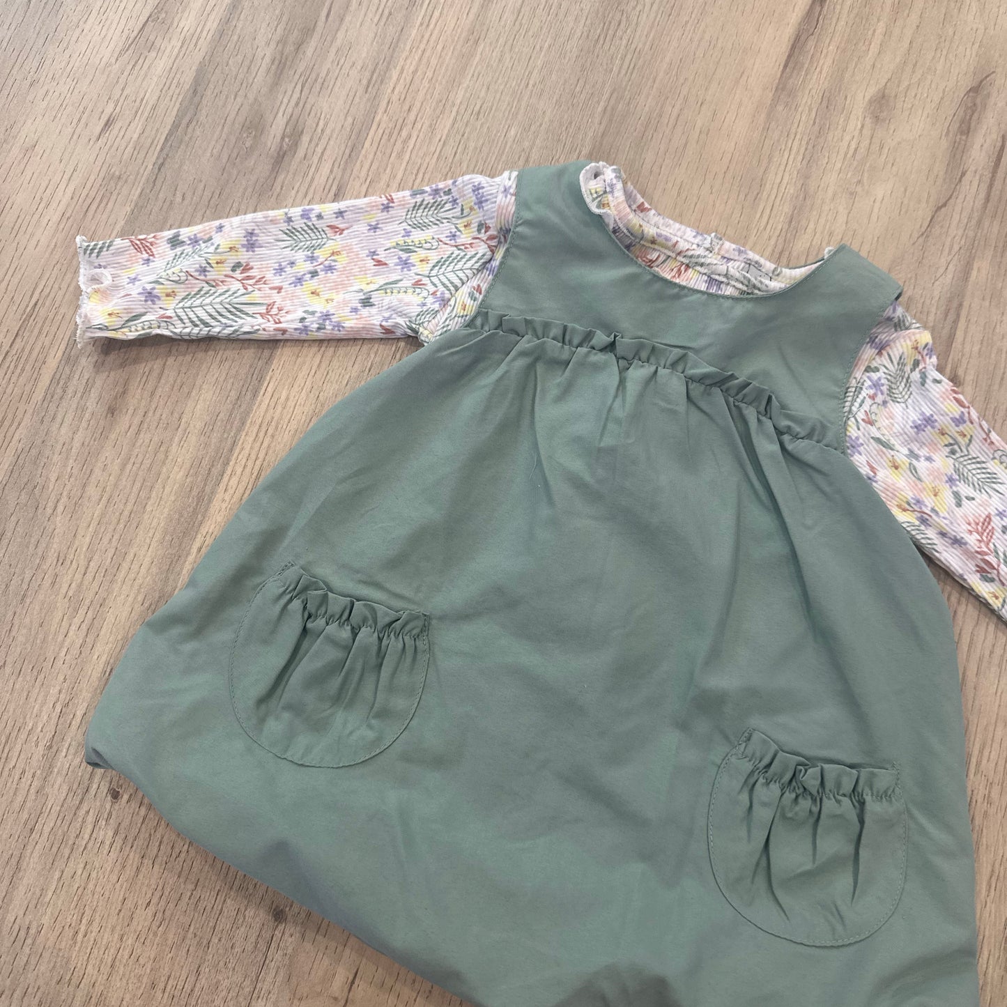 Robe fill : 6 mois