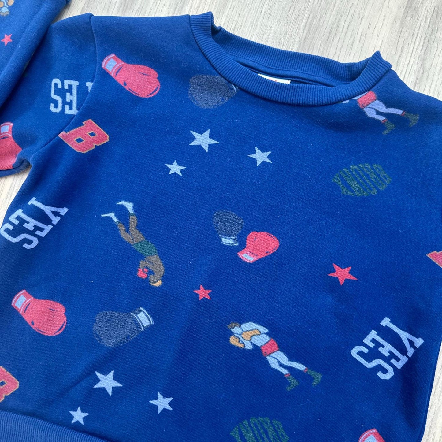 Pull Tape à l'oeil : 8 ans