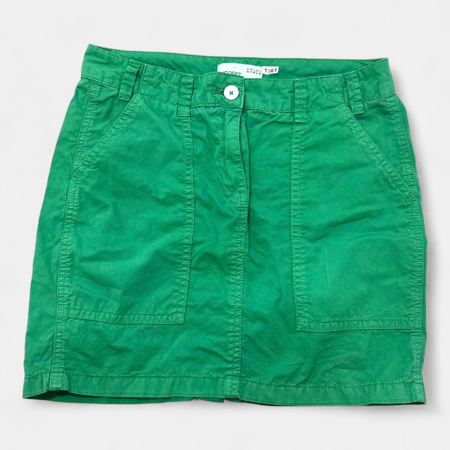 Jupe Esprit : 16 ans