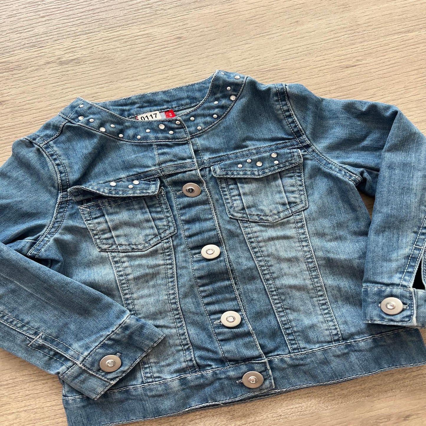 Veste jeans : 4 ans