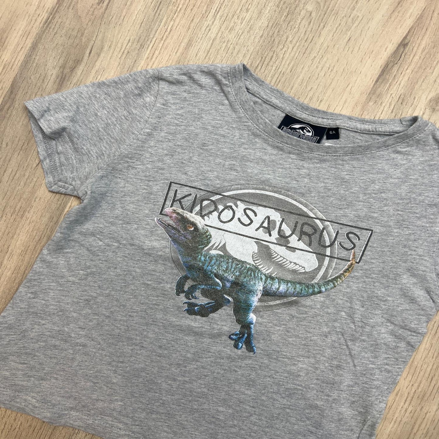 T-shirt Jurassic World : 6 ans