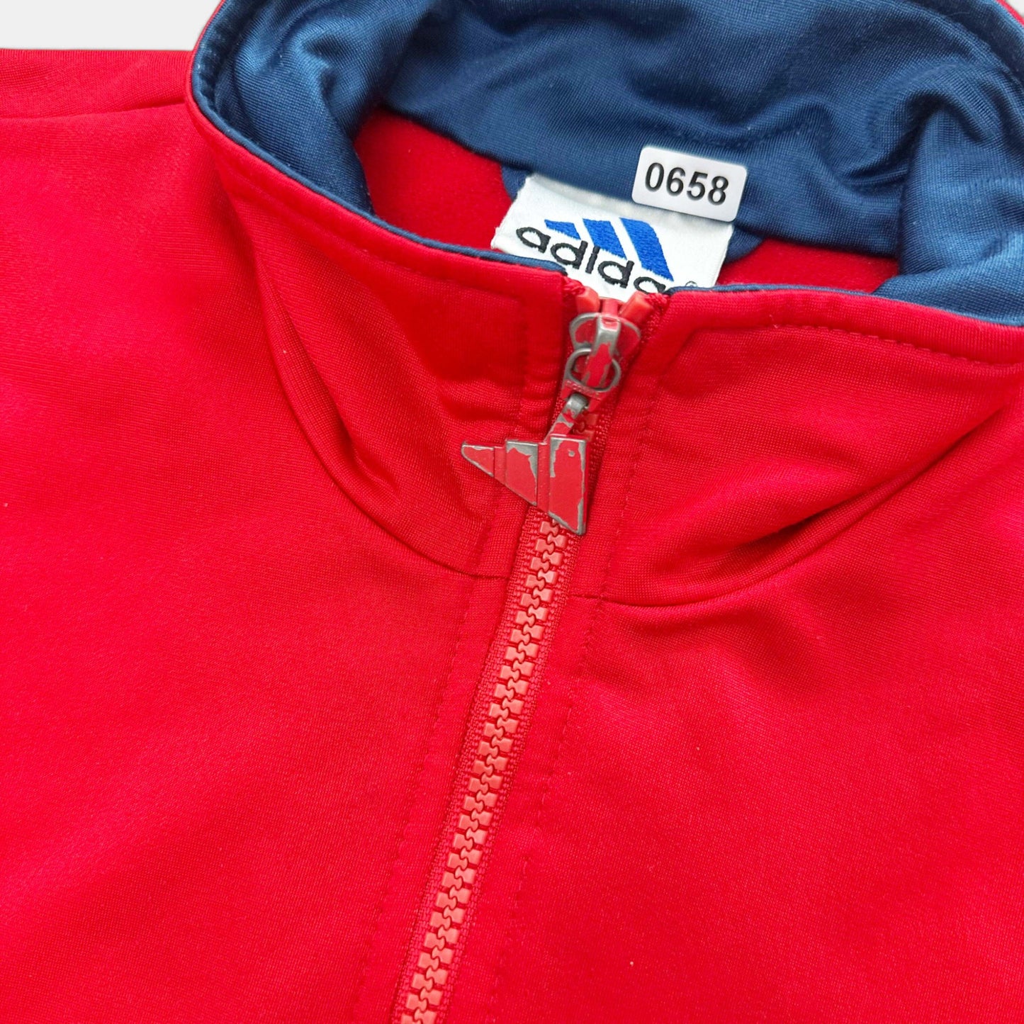 Gilet Adidas : 12 ans