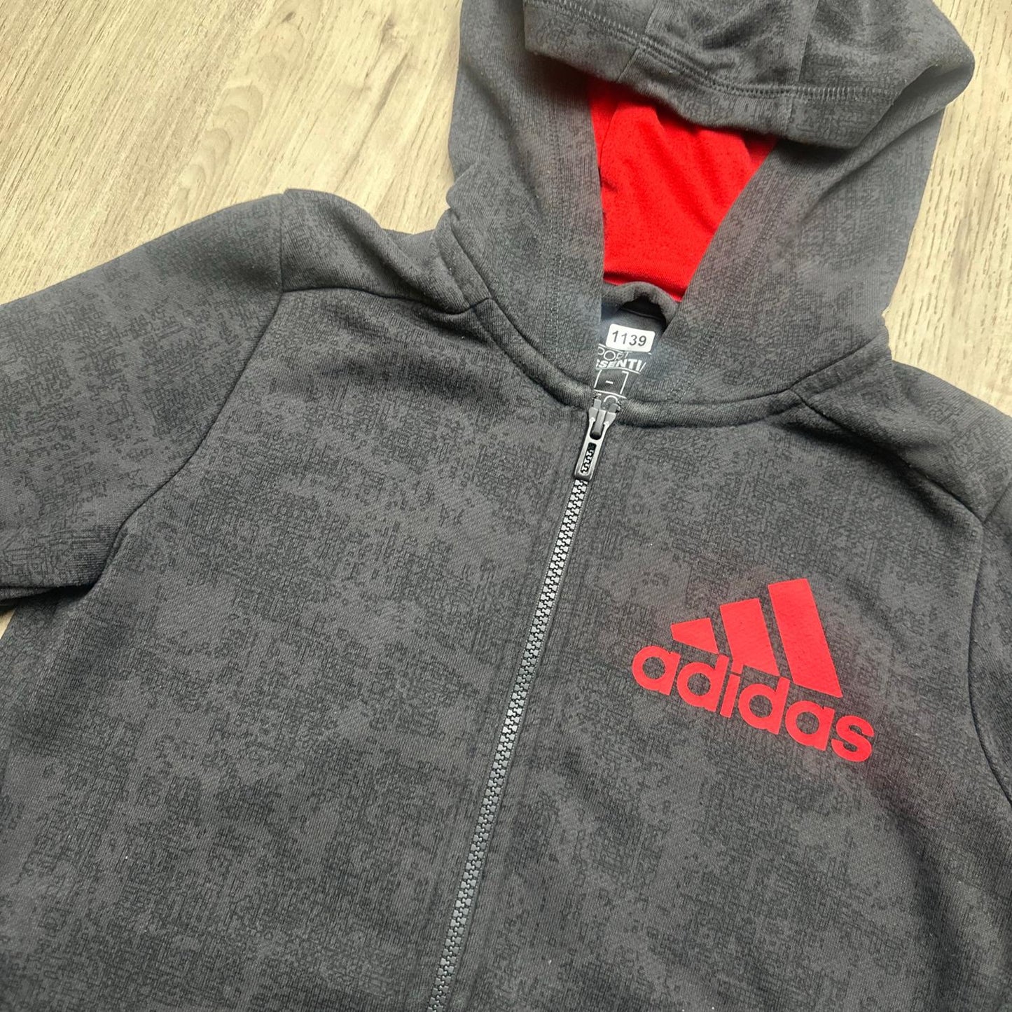 Gilet Adidas : 12 ans