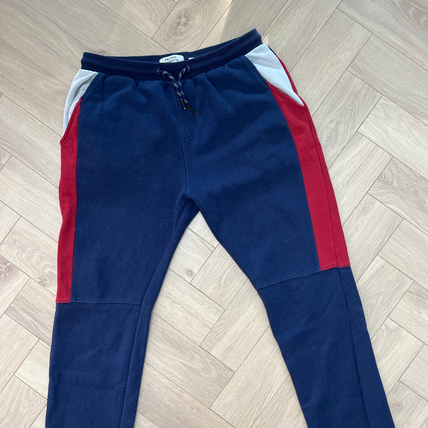 Pantalon Sport Galeries Lafayette : 14 ans