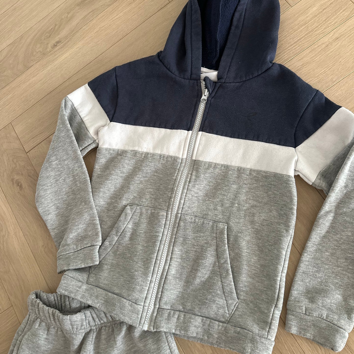 Tenue de sport energetics : 10 ans