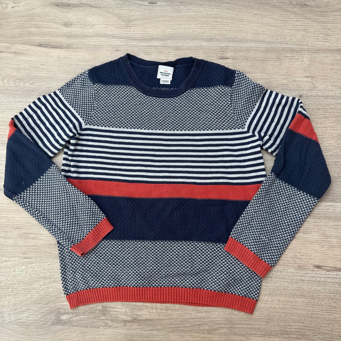 Pull Tape à l'oeil : 8 ans