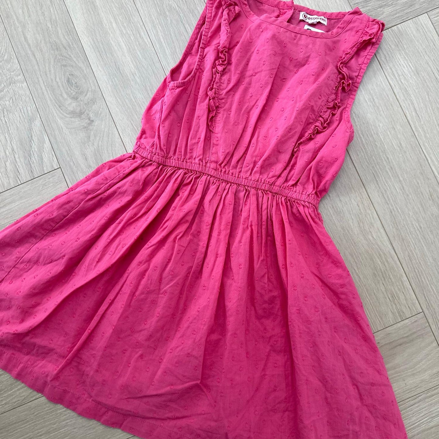 Robe U essentiel u : 6 ans