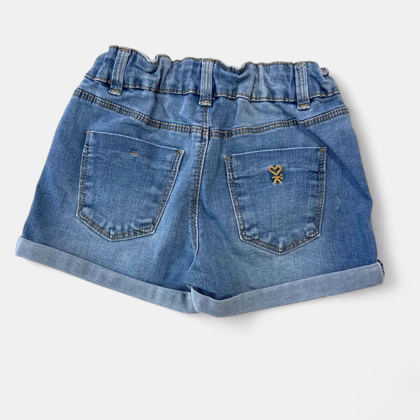 Short Okaïdi : 7 ans