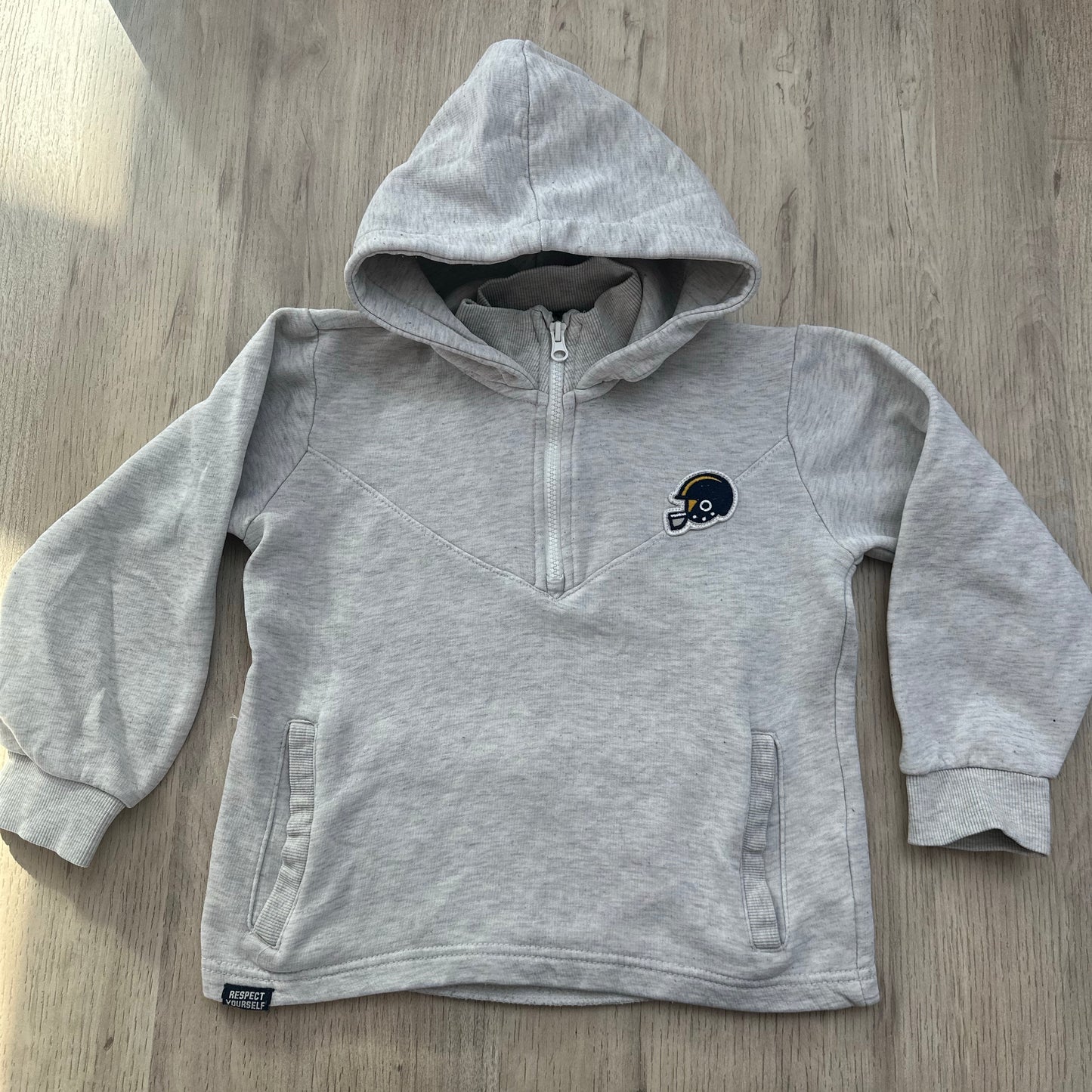 Pull Tape à l'oeil : 8 ans