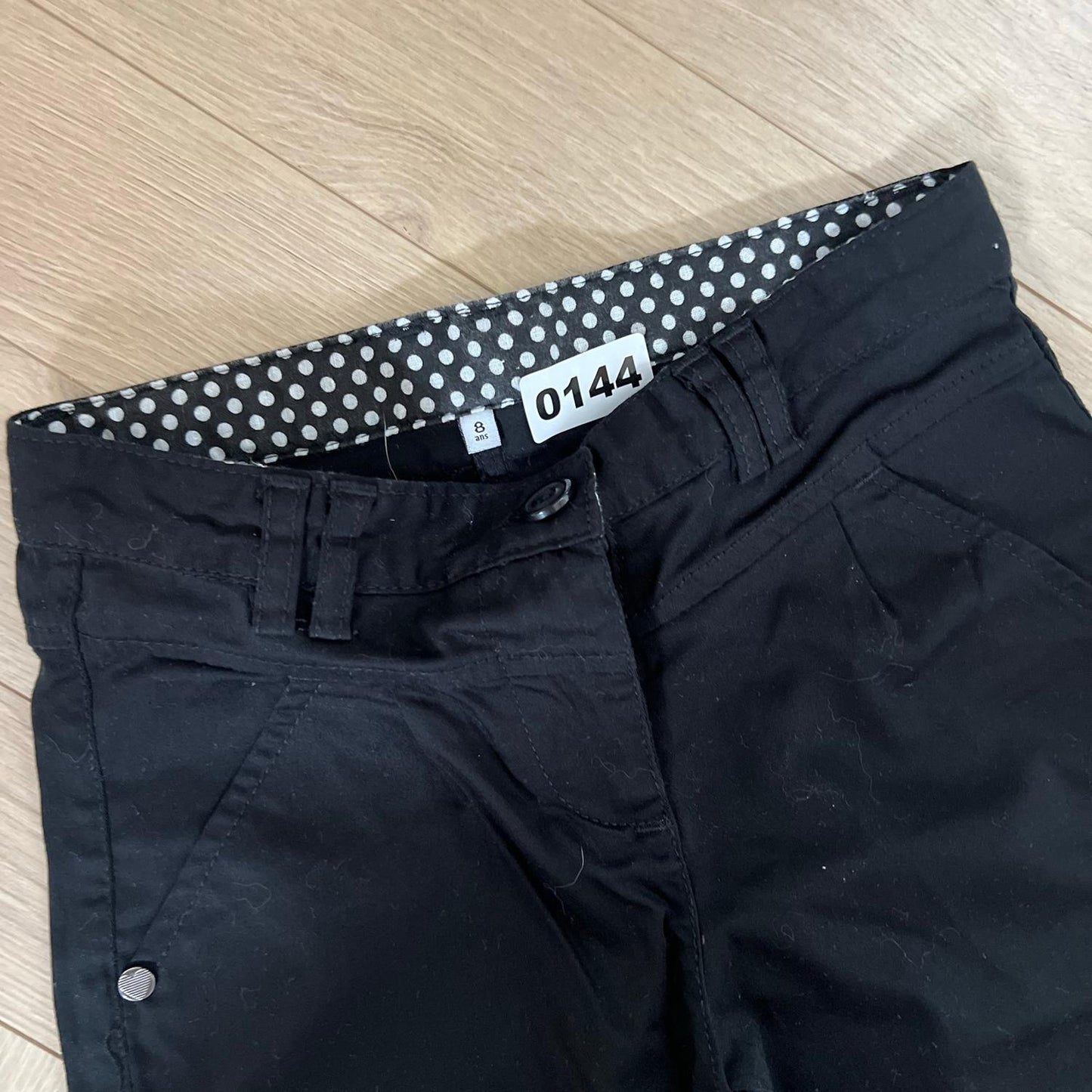 Pantalon court : 8 ans