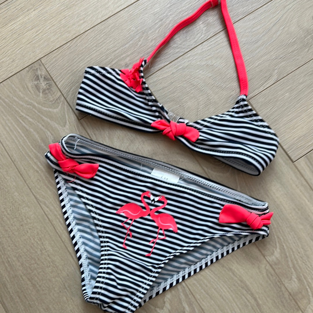 Maillot de bain, la halle : 6 ans