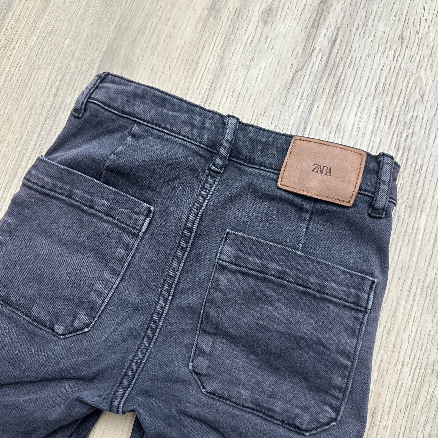 Pantalon cargo Zara : 8 ans