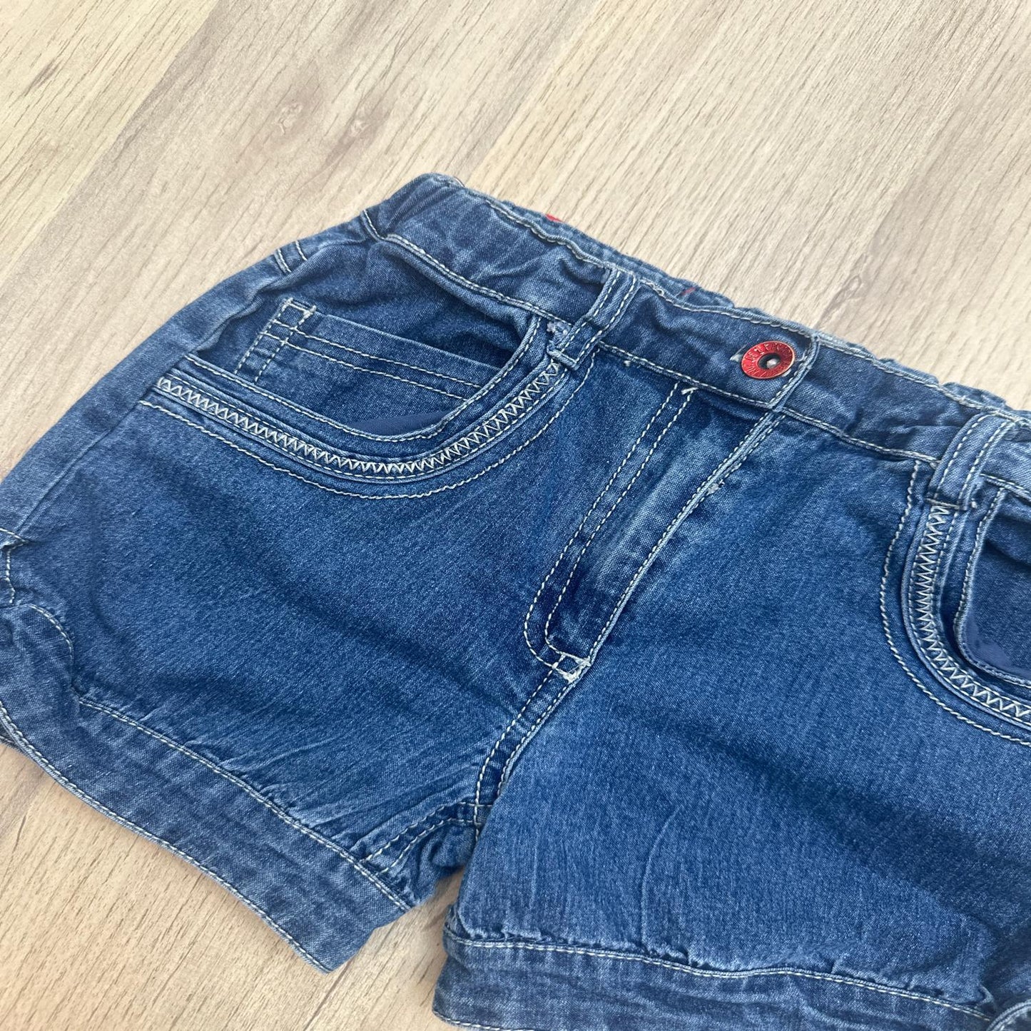 Short Agatha Ruiz de la Prada : 4 ans