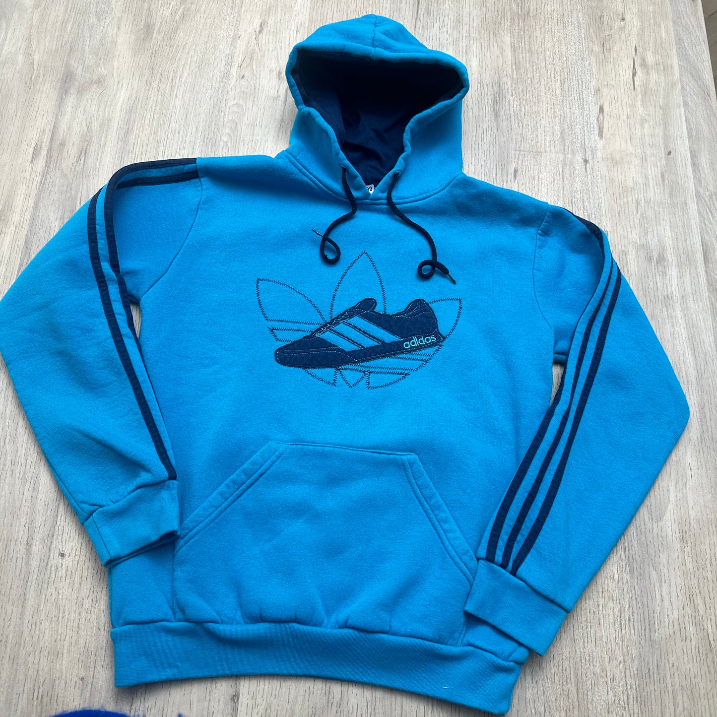 Pull Adidas : 16 ans