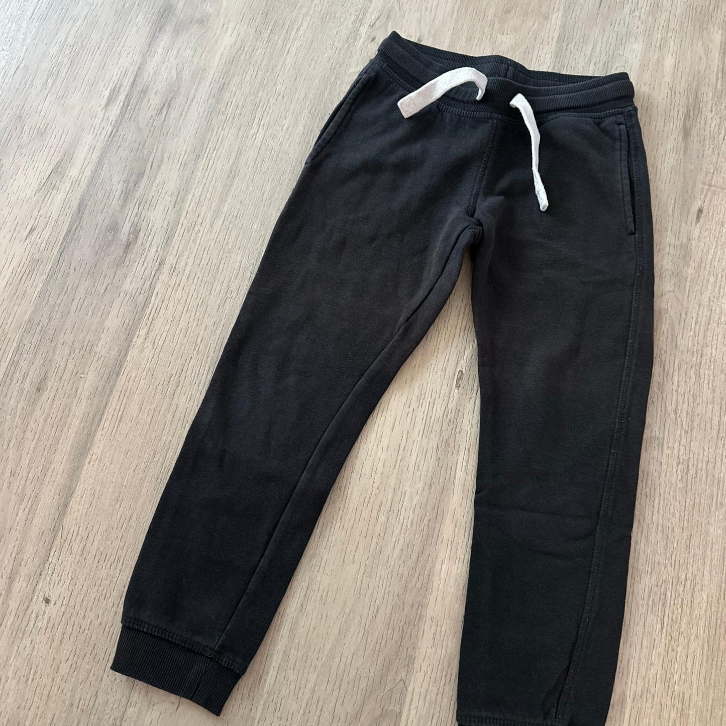 Pantalon : 6 ans