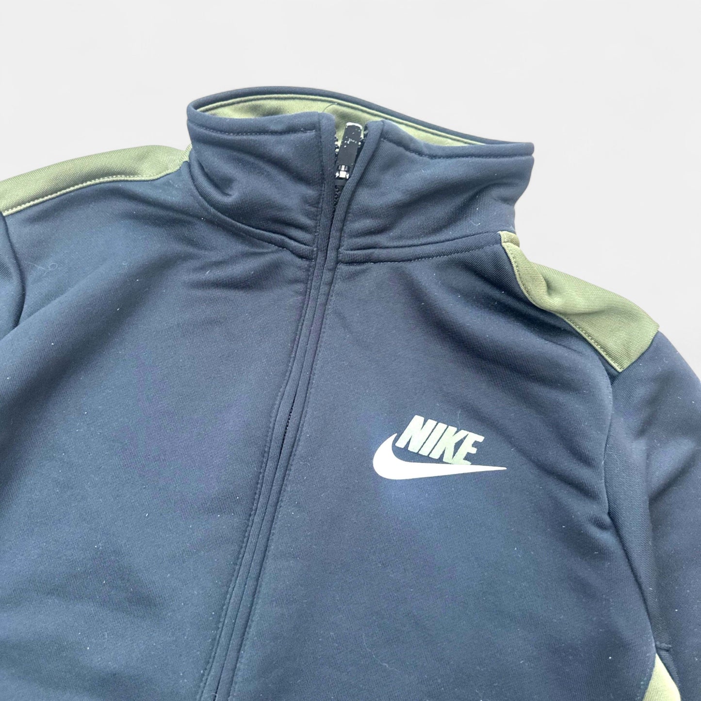 Veste sport Nike : 12 ans