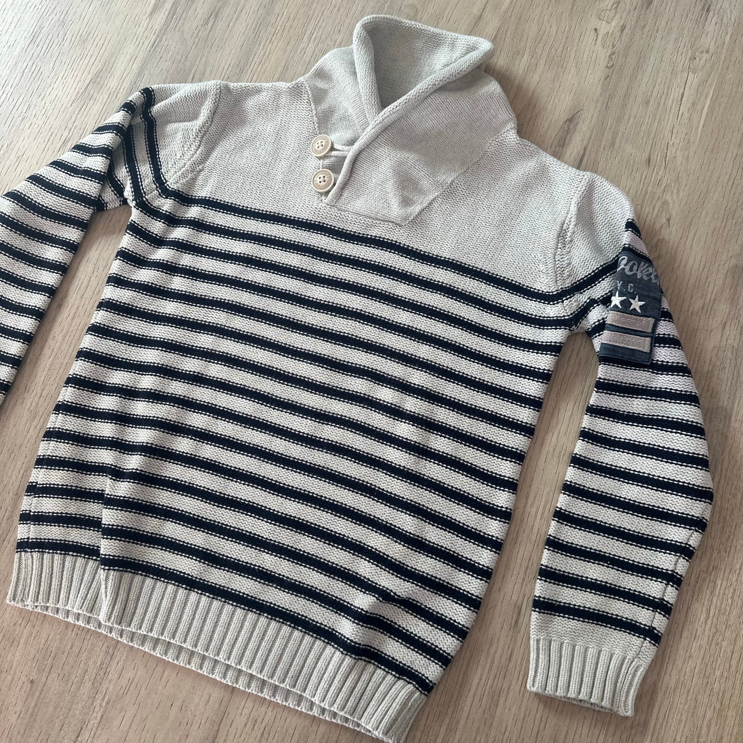 Pull Tape à l'oeil : 8 ans