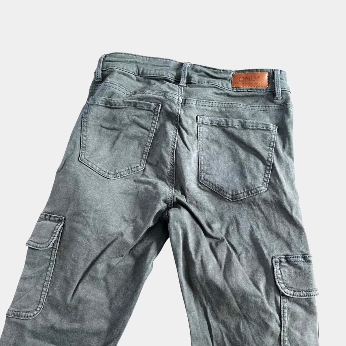 Pantalon. Cargo only : 16 ans