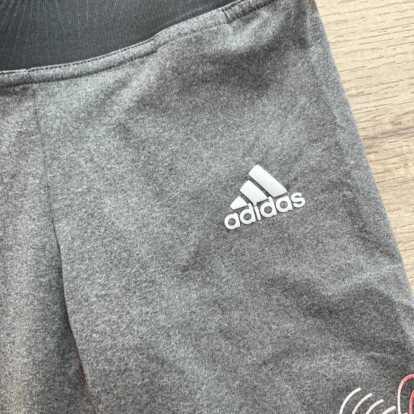 Pantalon Adidas : 9 ans