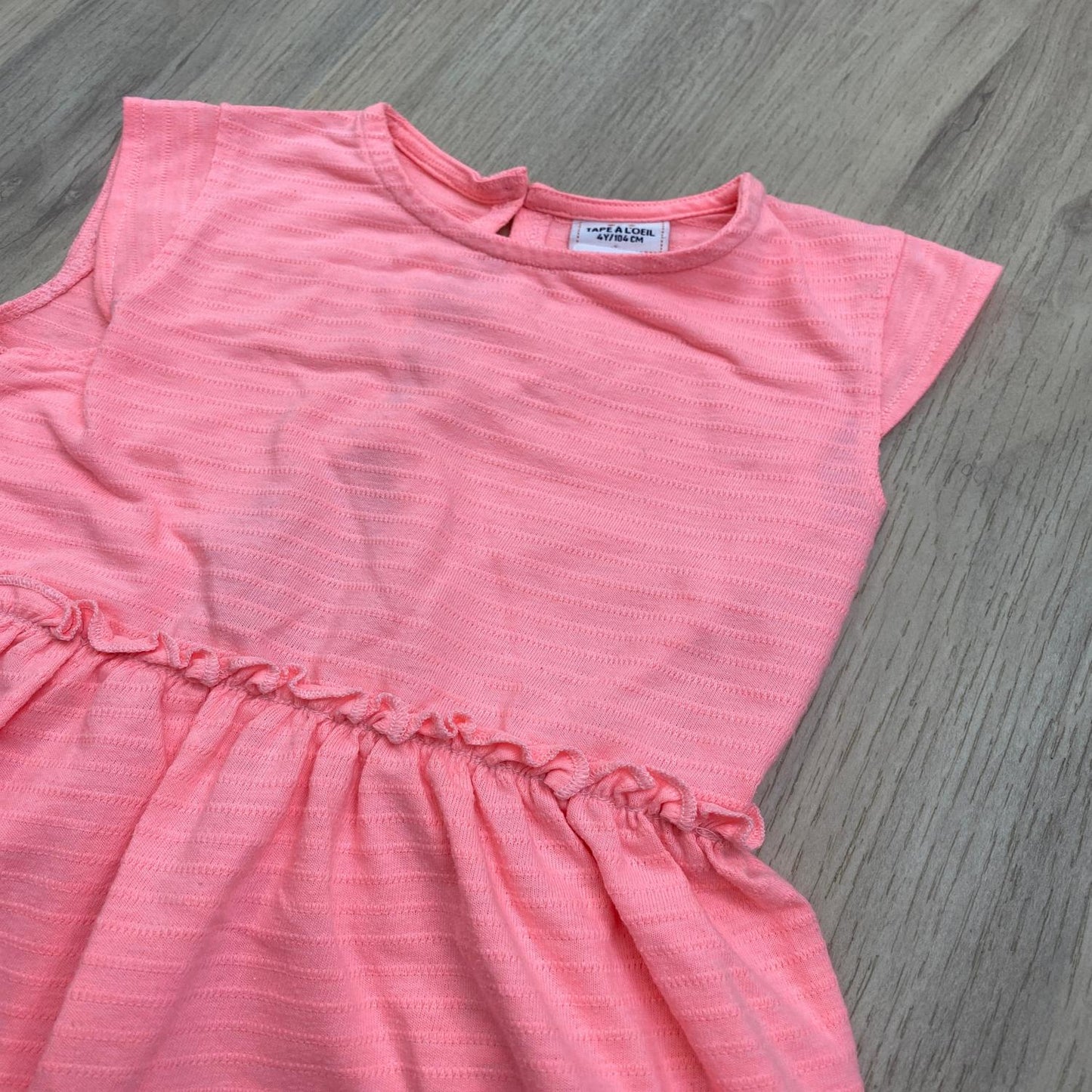Robe tape à l’œil : 4 ans