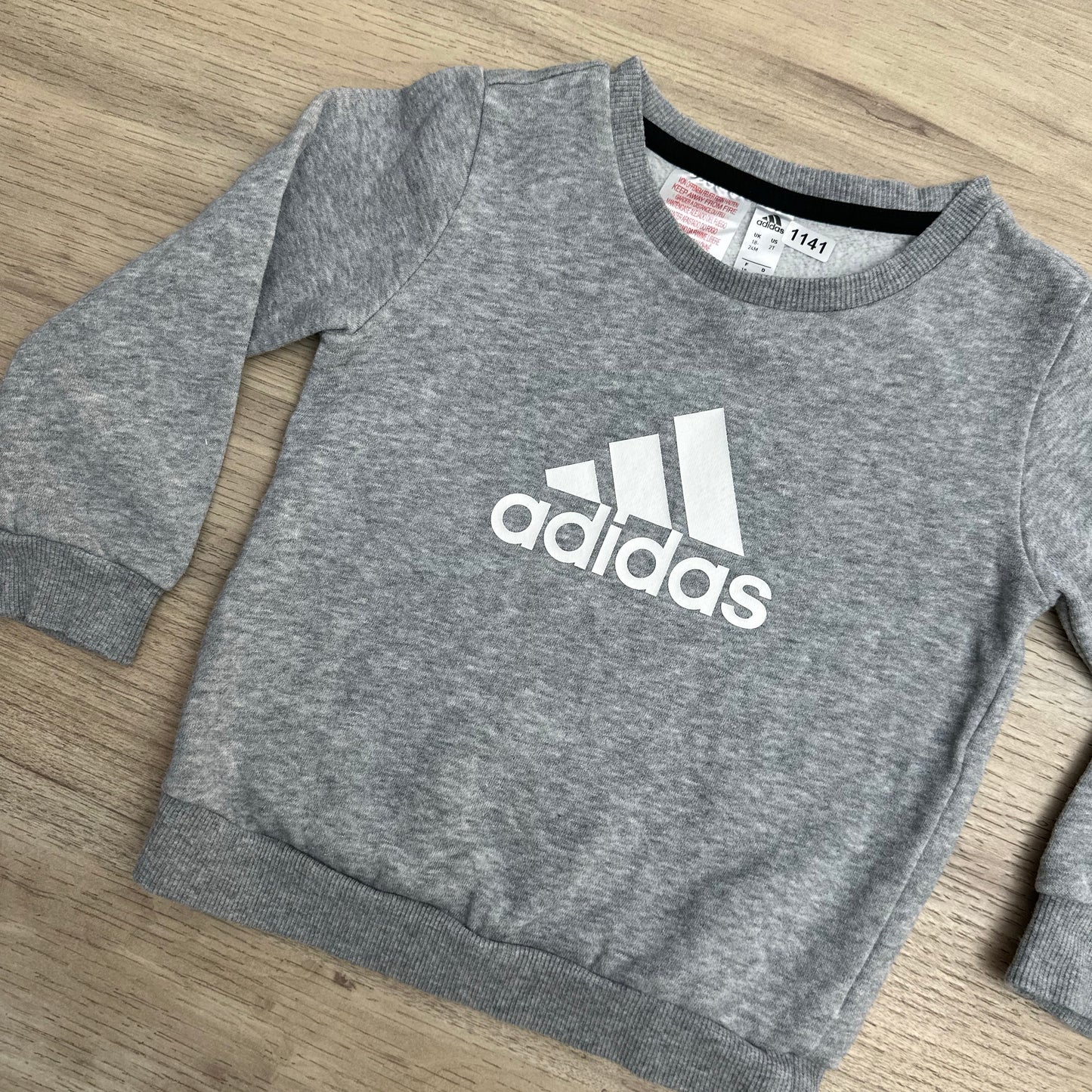Pull Adidas : 18 mois