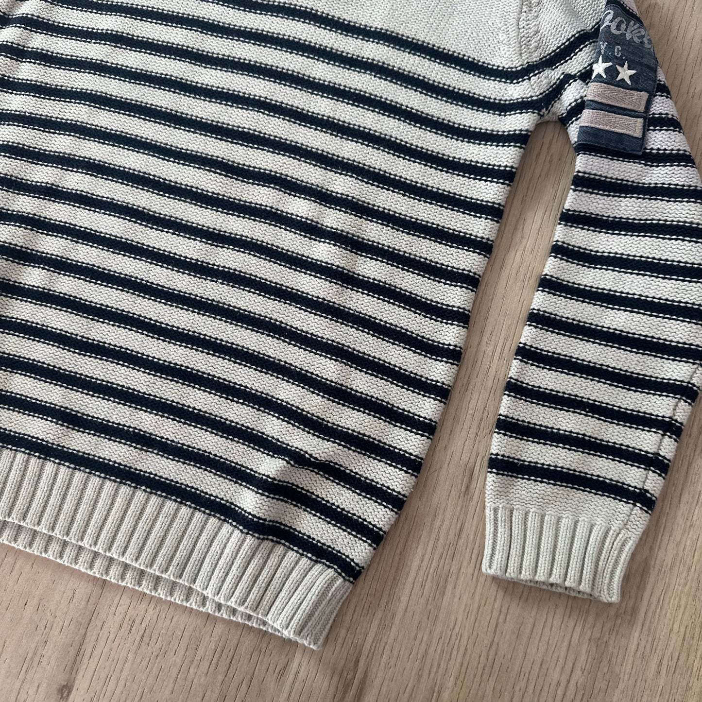 Pull Tape à l'oeil : 8 ans