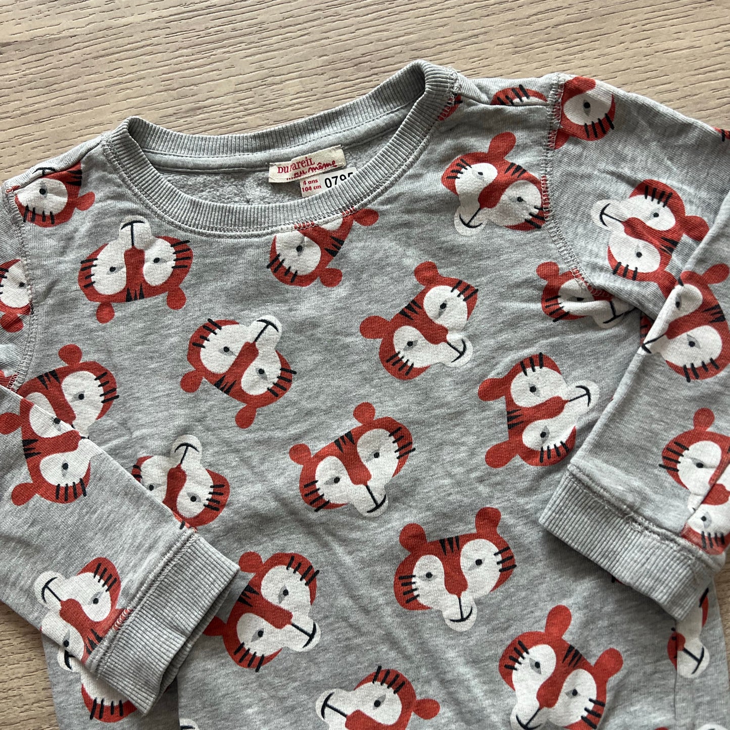 Pull Du Pareil au même : 4 ans