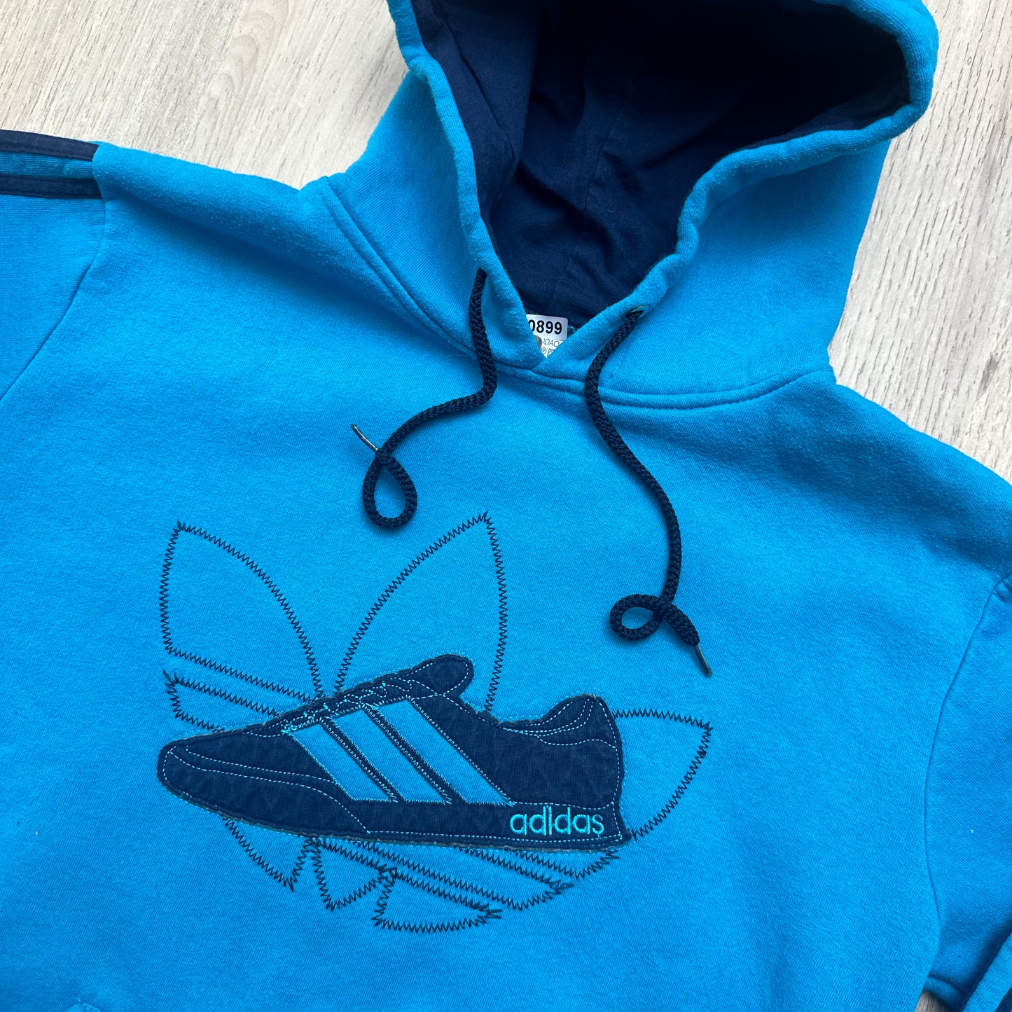 Pull Adidas : 16 ans