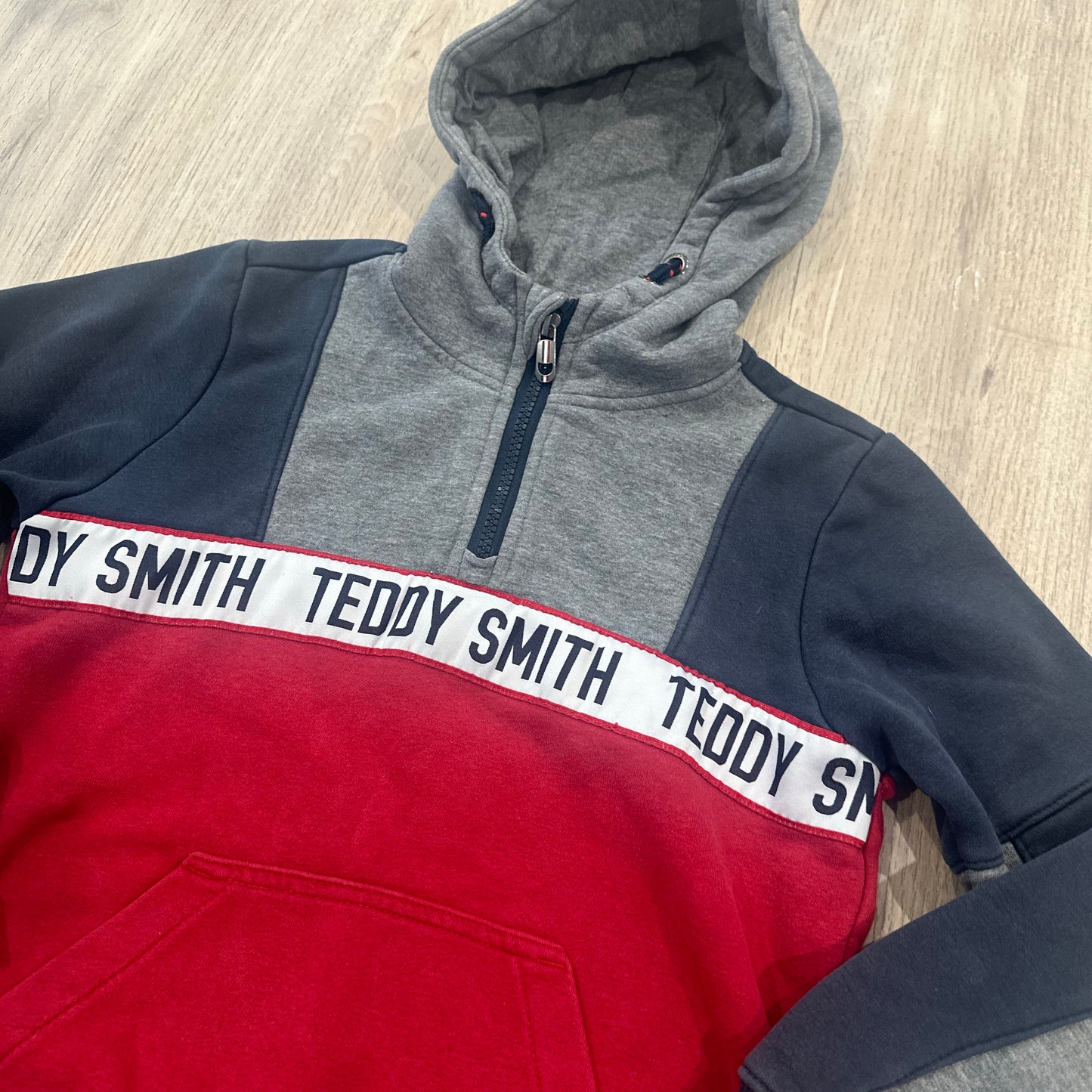 Pull Teddy Smith : 10 ans