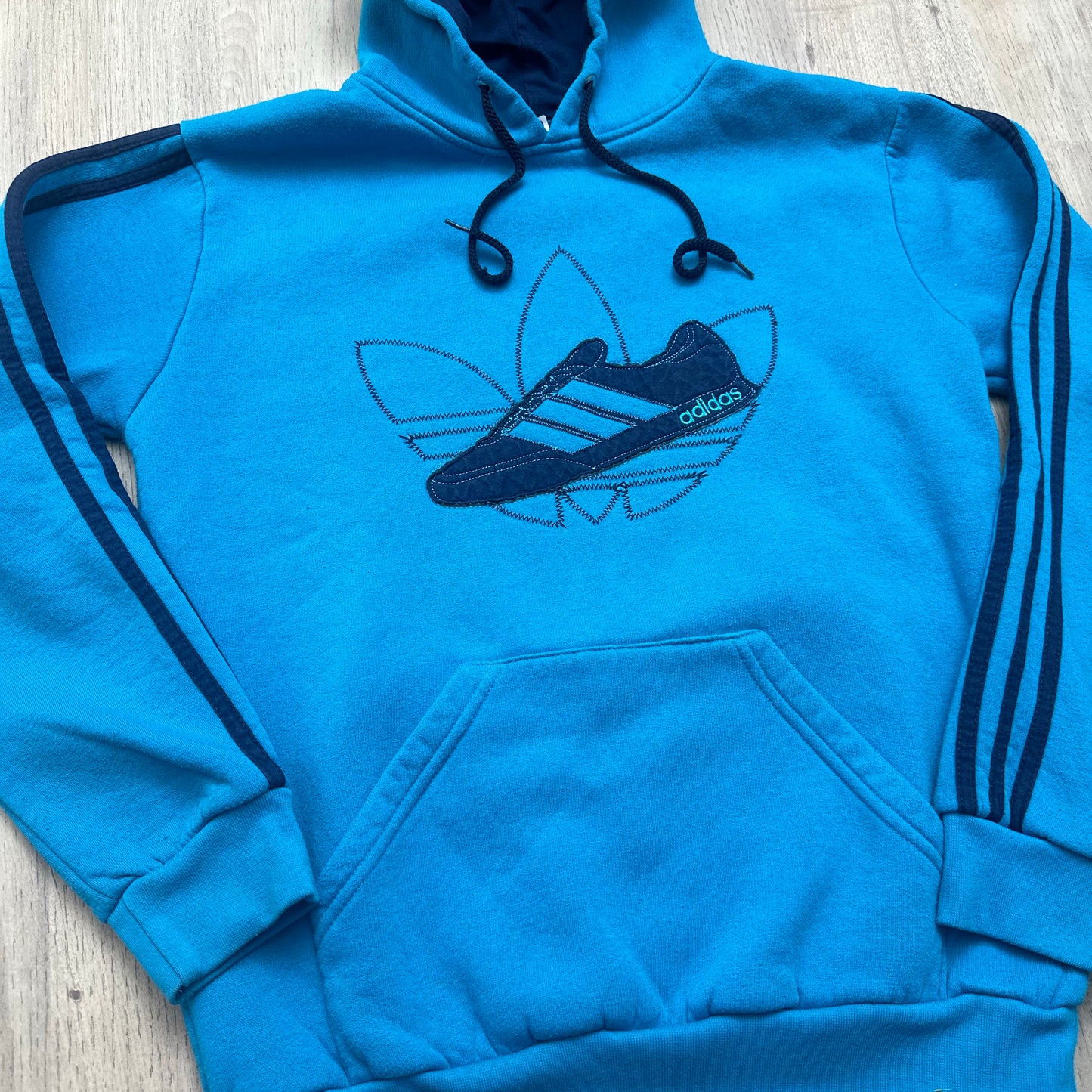 Pull Adidas : 16 ans