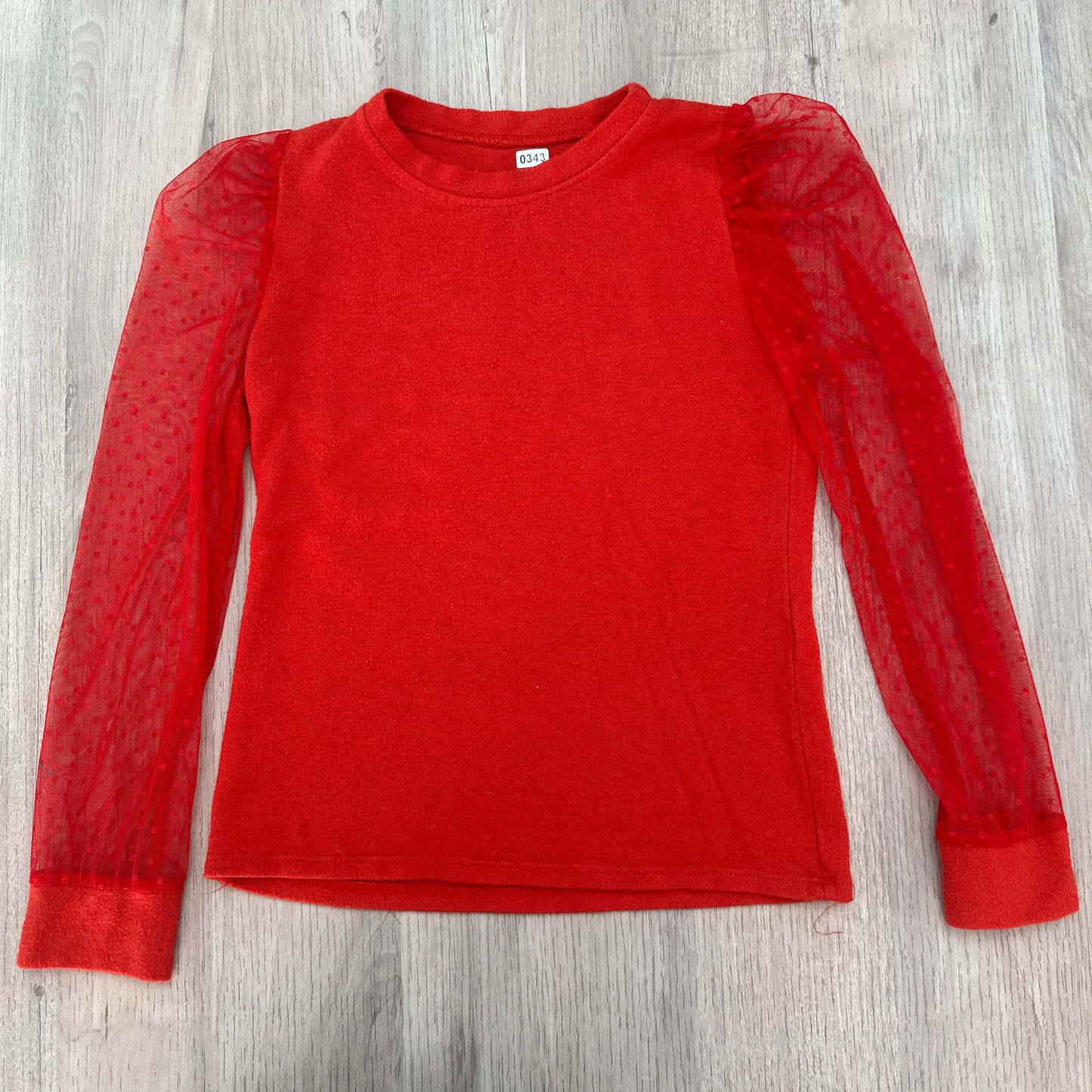 T-Shirt dentelle rouge : 10 ans